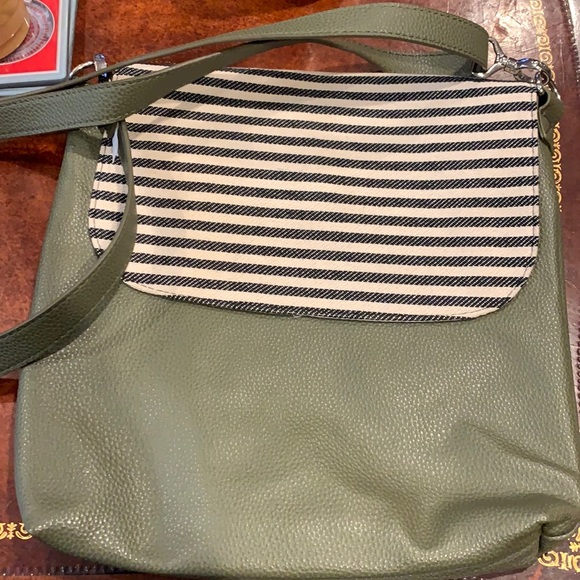 thirty-one Handbags - Thirty One Crossbody